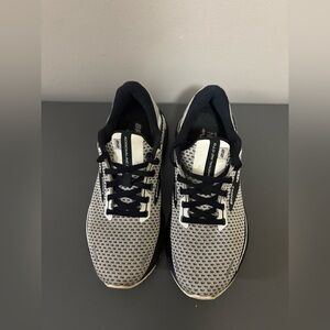 Brooks Womens Adrenaline GTS 22 Gray and Black Running Shoes, Size:8